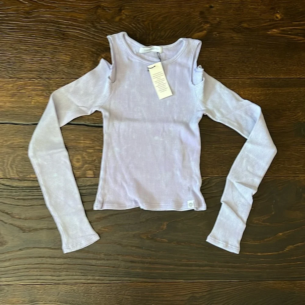 Daydreamer Long Sleeve Cold Shoulder Crop Top in Green Meadow Mineral - Picture 1 of 10